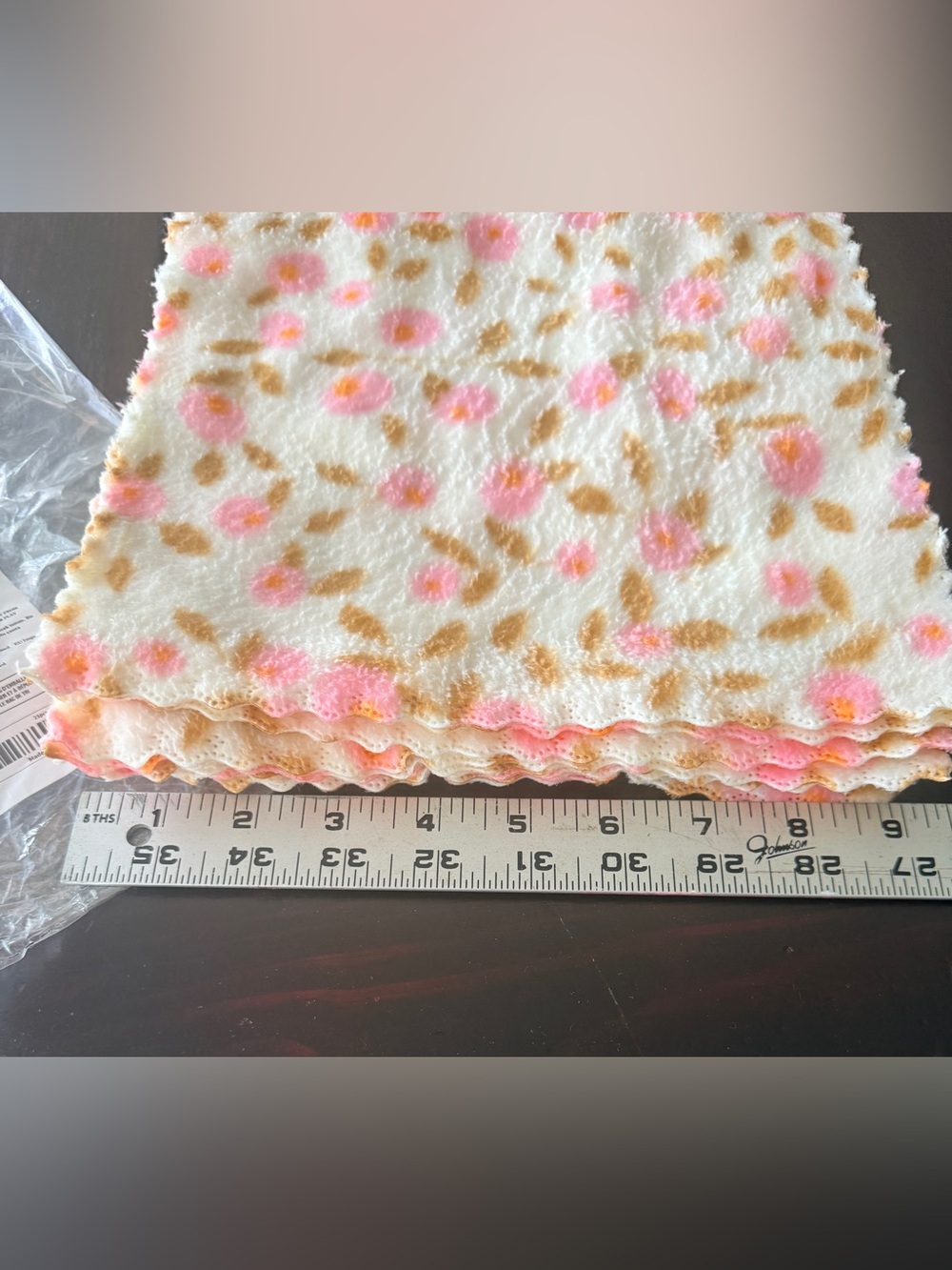 Multifunctional NIP (8) tulip
cleaning/make up
Removal cloths. Luxe feeling. - Picture 6 of 6